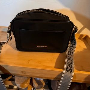 Black Michael kors bag